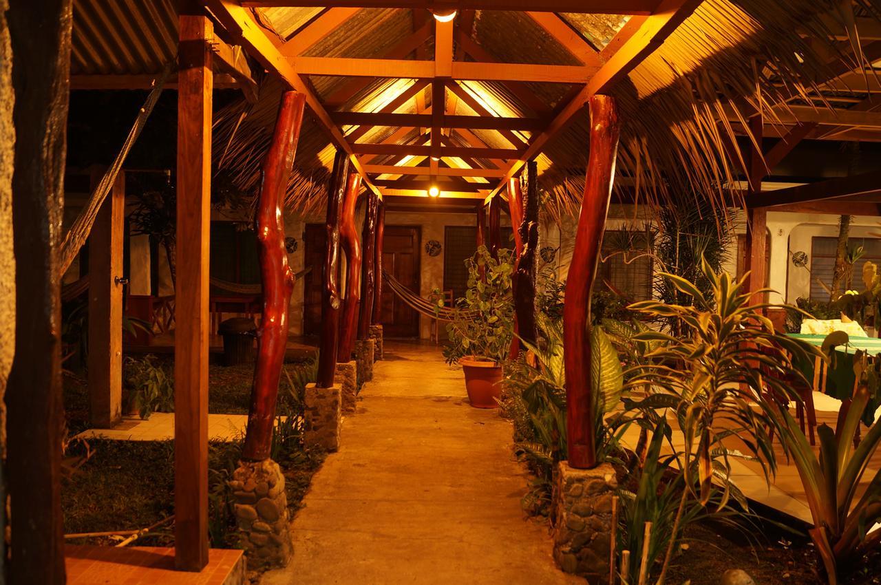 Cabinas Palmer Makanda Cahuita Exterior foto